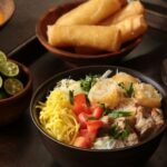 Soto mie Bogor merupakan kuliner kota hujan yang cocok disantap saat hujan. Foto: shutterstock