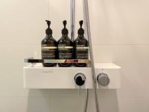 Barang di Kamar Hotel memang disediakan untuk tamu tapi tidak semuanya bebas dibawa pulang. Foto: unsplash