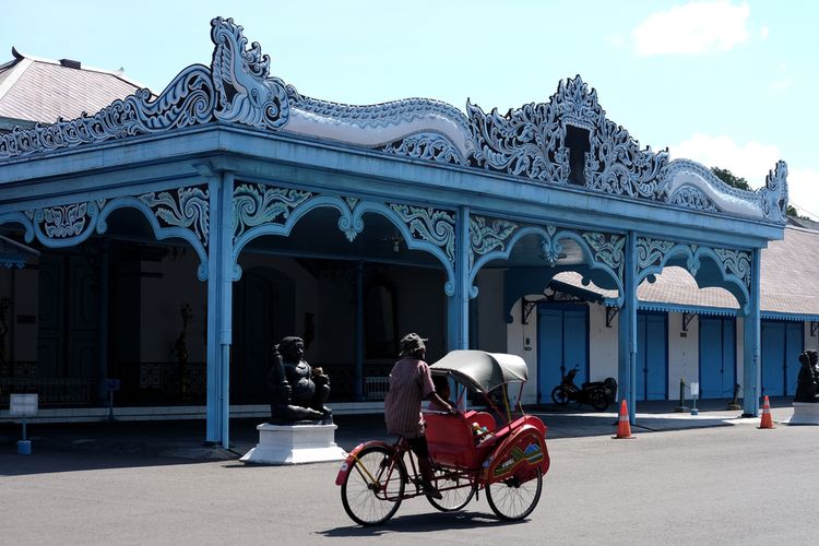 Serabi Solo Notosuman, Legitnya Sejak 1923 4 Serabi Solo Notosuman berbeda dengan surabi dari Bandung, meskipun bentuknya mirip.