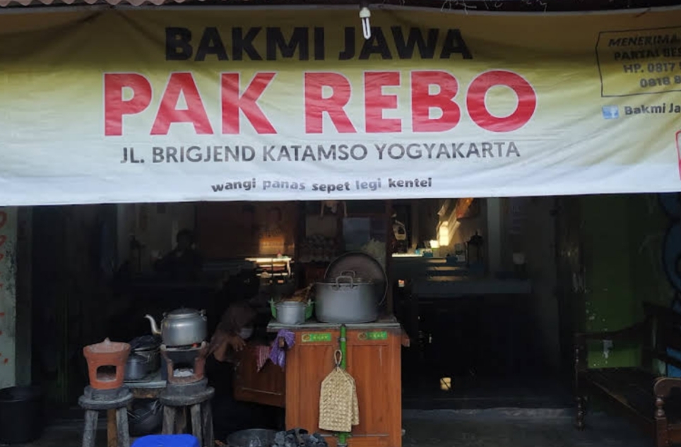 Bakmi Jawa Pak Rebo adlah pilihan ketika akan menikmati bakmi Jawa yang otentik.