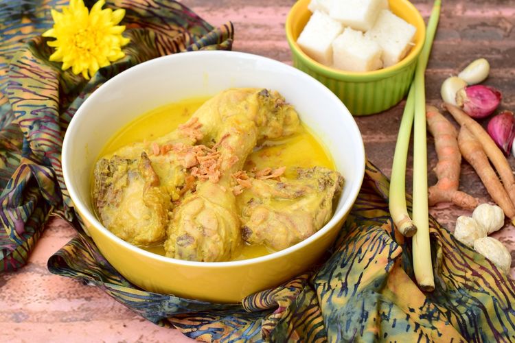 Ayam Lodho Pak Yusuf, Gurihnya Dari 1987 5 Ayam Opor shutterstock