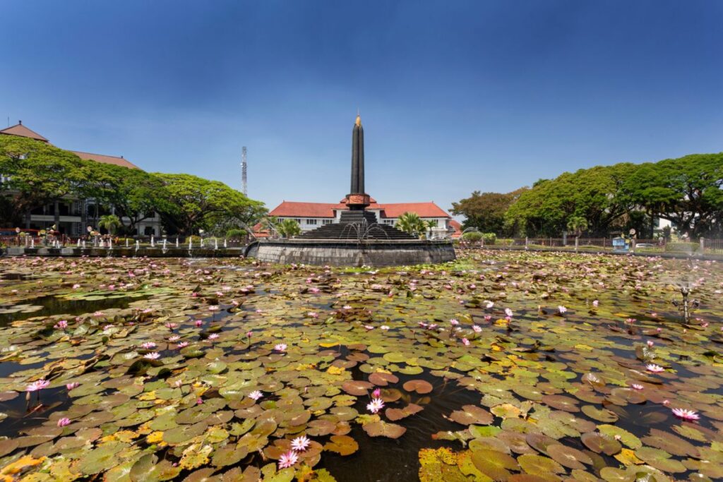 8 kuliner tradisional sedap di Malang ada di banyak lokasi di kota ini.