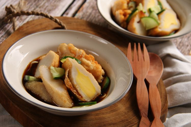 Ini dia 5 kedai pempek paling direkomendasi di Palembang. Foto: shutterstock