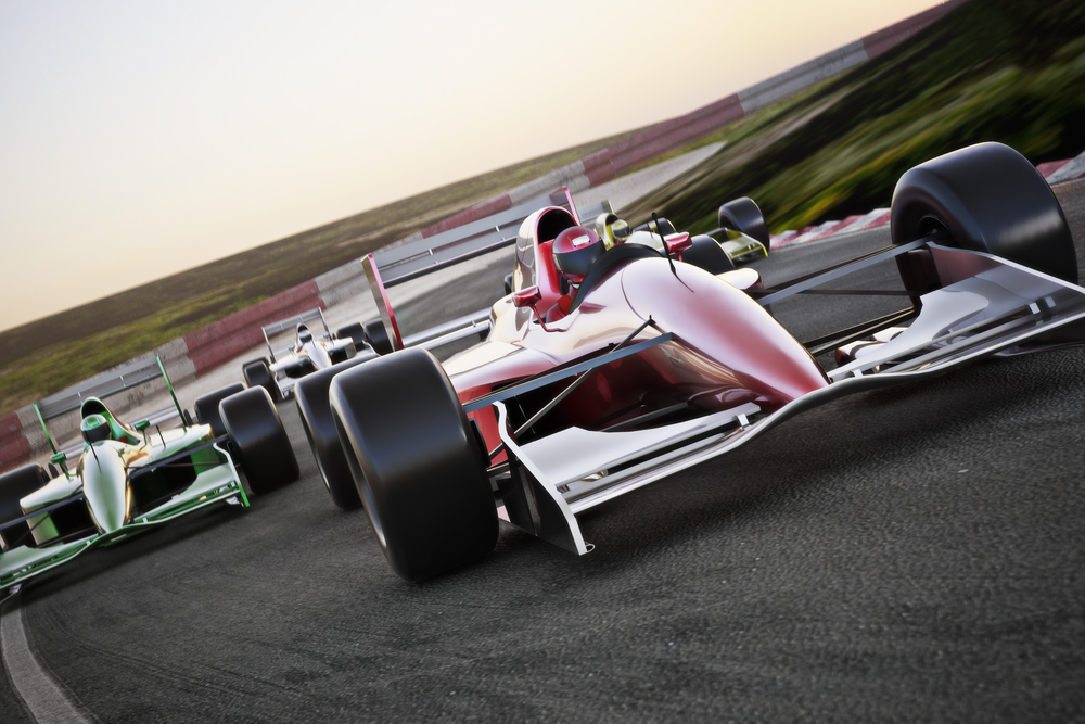 Red,Race,Car,Close,Up,Front,View,On,A,Track Encontrar o Melhor Site de Aposta F1