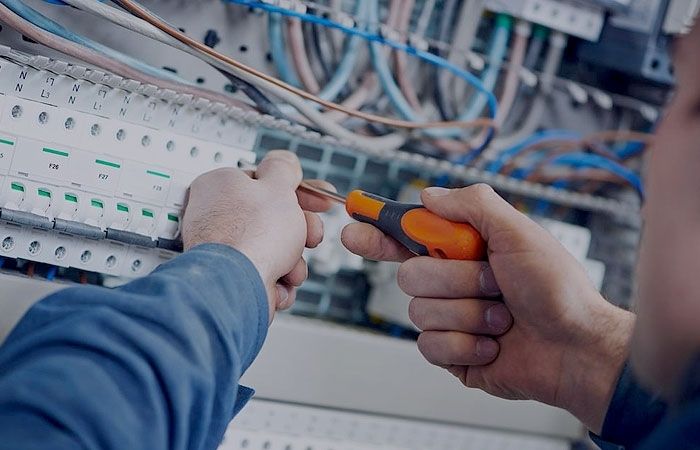 Electrician in Tucson