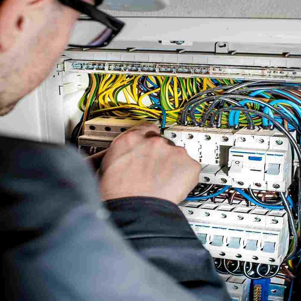 Electrician Oracle