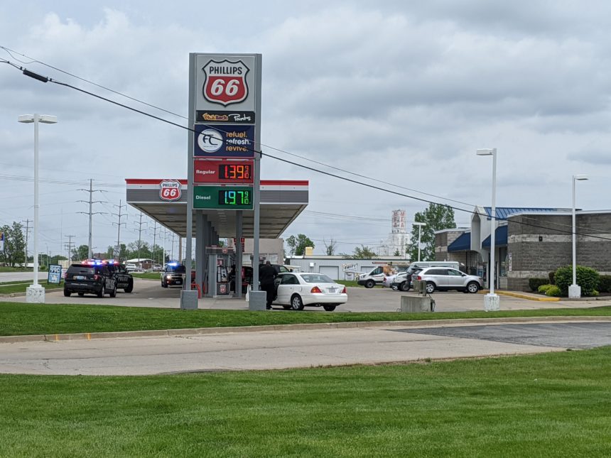 Police Disturbance at Paris Road gas station involved a gun ABC17NEWS