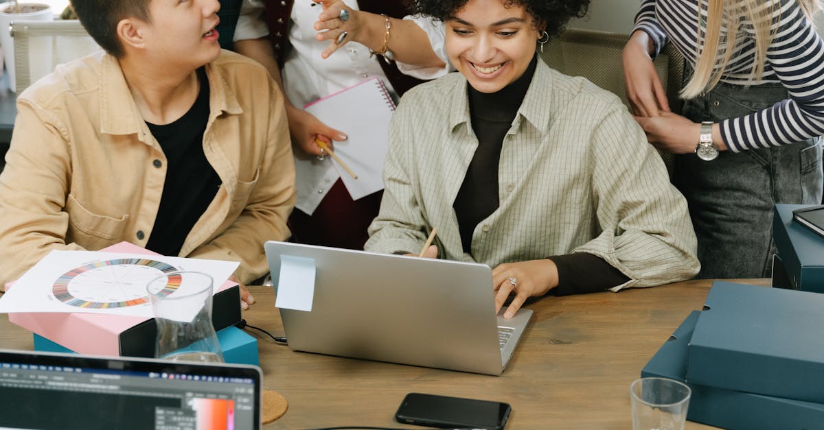 How much does B2B SaaS marketing pay?