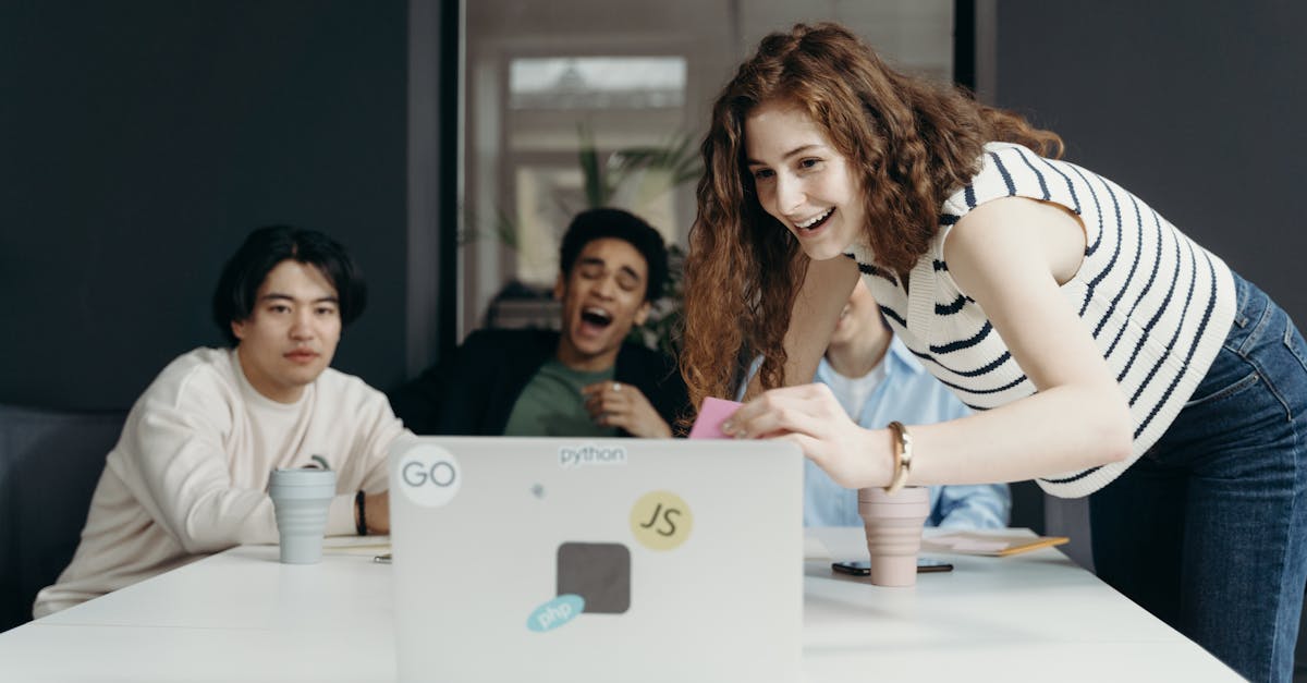 How do you create a SaaS go to market strategy?