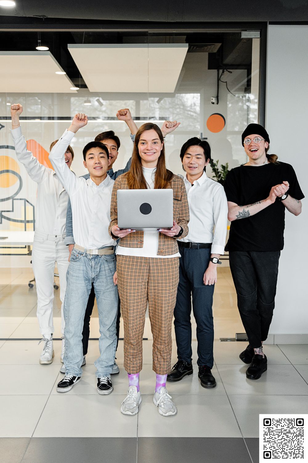 What should I know before buying a business franchise?