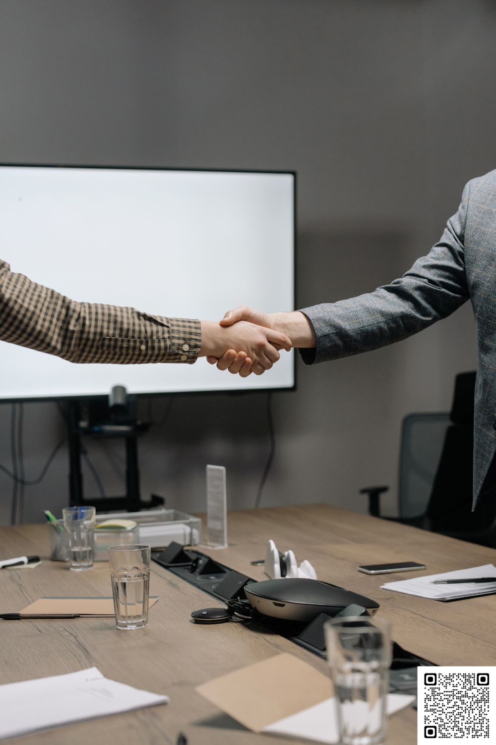 What factors should I consider when pricing a business for sale?