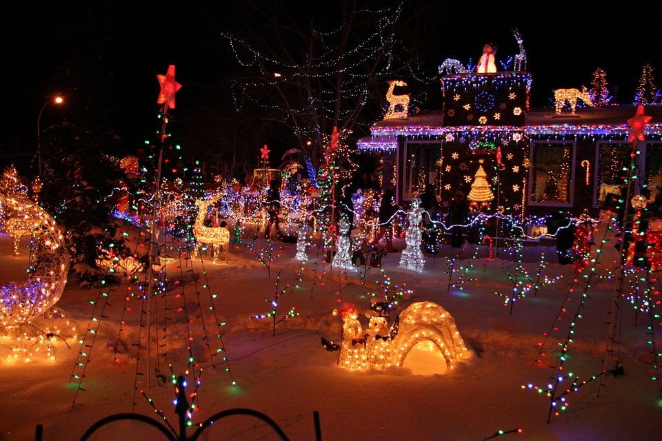Where To Find A Holiday Light Installation in St. Joseph MO