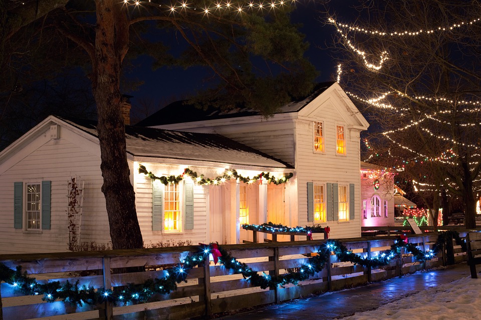 What Is The Best Christmas Light Installation Company in St. Joseph MO