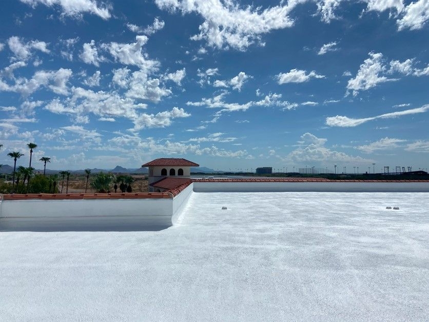 How does polyurea roof coating perform in extreme temperature conditions?