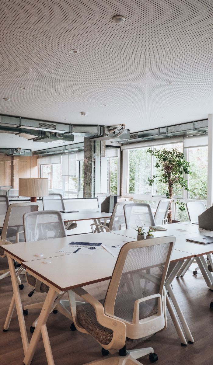 Cleaning for Productivity: A Clean Desk = Better Focus?