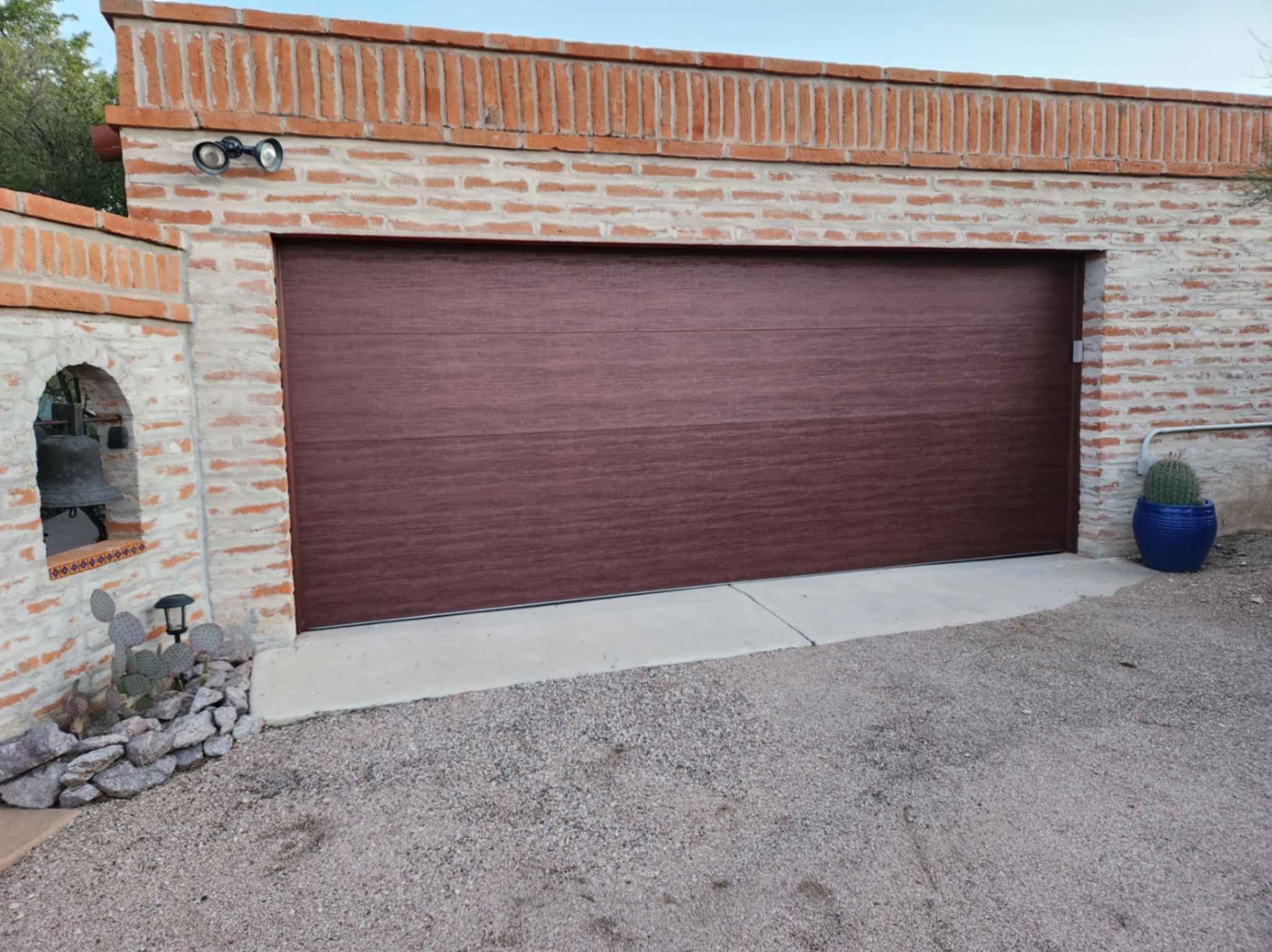 Why Tucson Homeowners Trust Discount Door Service for Garage Door Installations