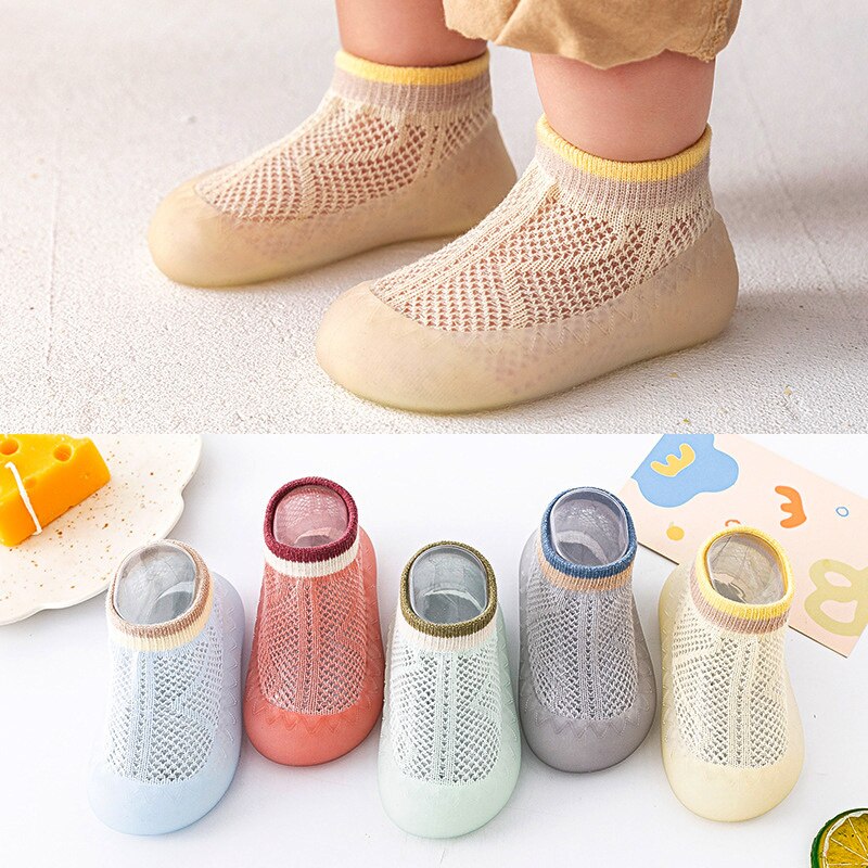 Zapatos de calcetín de malla para bebé, zapatillas antideslizantes para caminar en interiores, transpirables, cálidas y elásticas, con suela suave