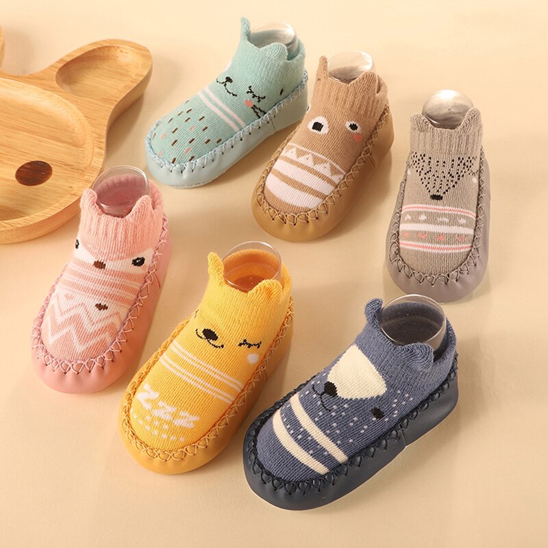 Zapatos de calcetines de bebé a juego de colores para niños, zapatos bonitos para niños, muñeca, suela suave, zapatillas de piso para niños pequeños, primeros caminantes para niñas
