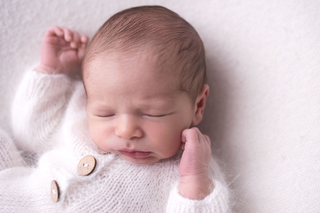 bebe de 10 dias em ensaio newborn: tudo o que voce precisa saber