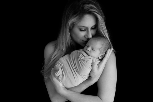 ensaio de fotos com recem-nascido de 10 dias e a mãe