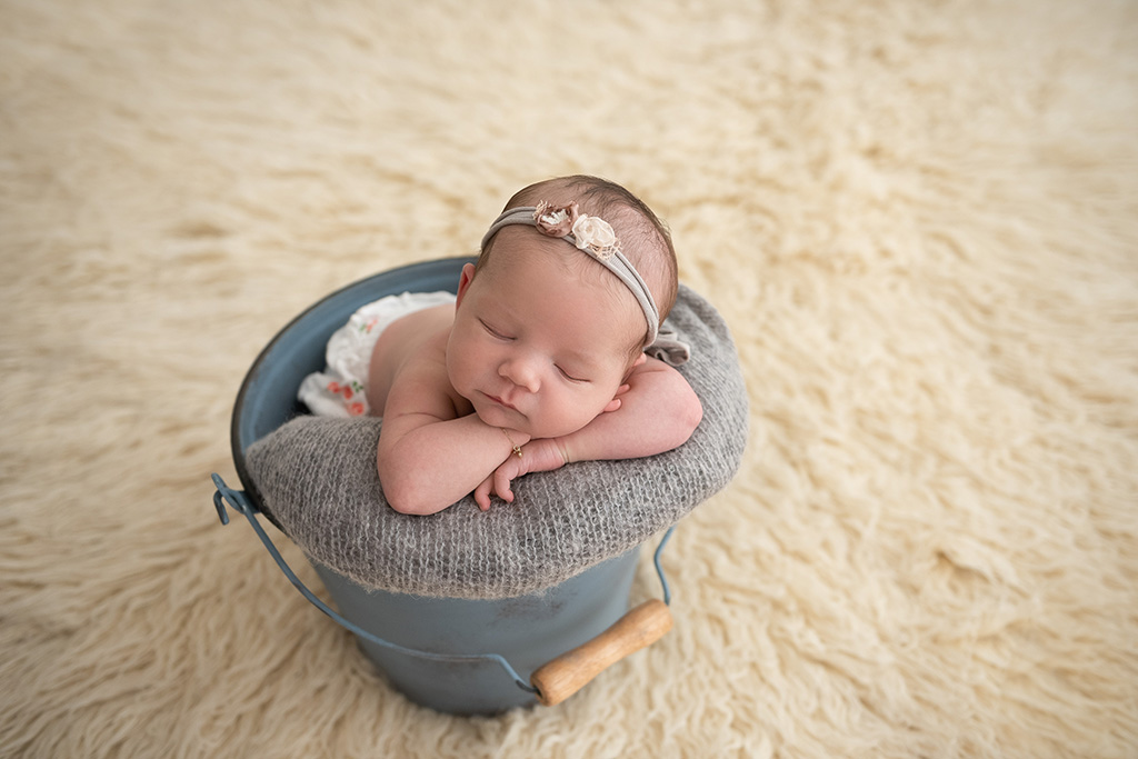 diminuir tempo do ensaio newborn, ensaio recém-nascido, fotos de recém-nascido, fotografia newborn, aprender fotografia newborn, como fotografar bebê no cesto