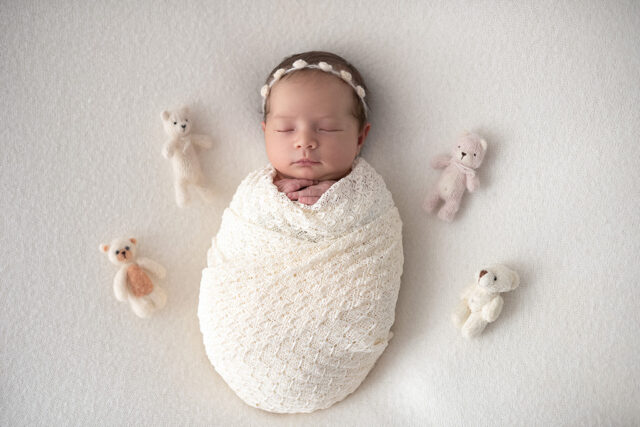como preparar o set perfeito no ensaio newborn, foto de recém-nascido, foto de detalhe de recém-nascido, foto newborn em estúdio, como organizar set na fotografia