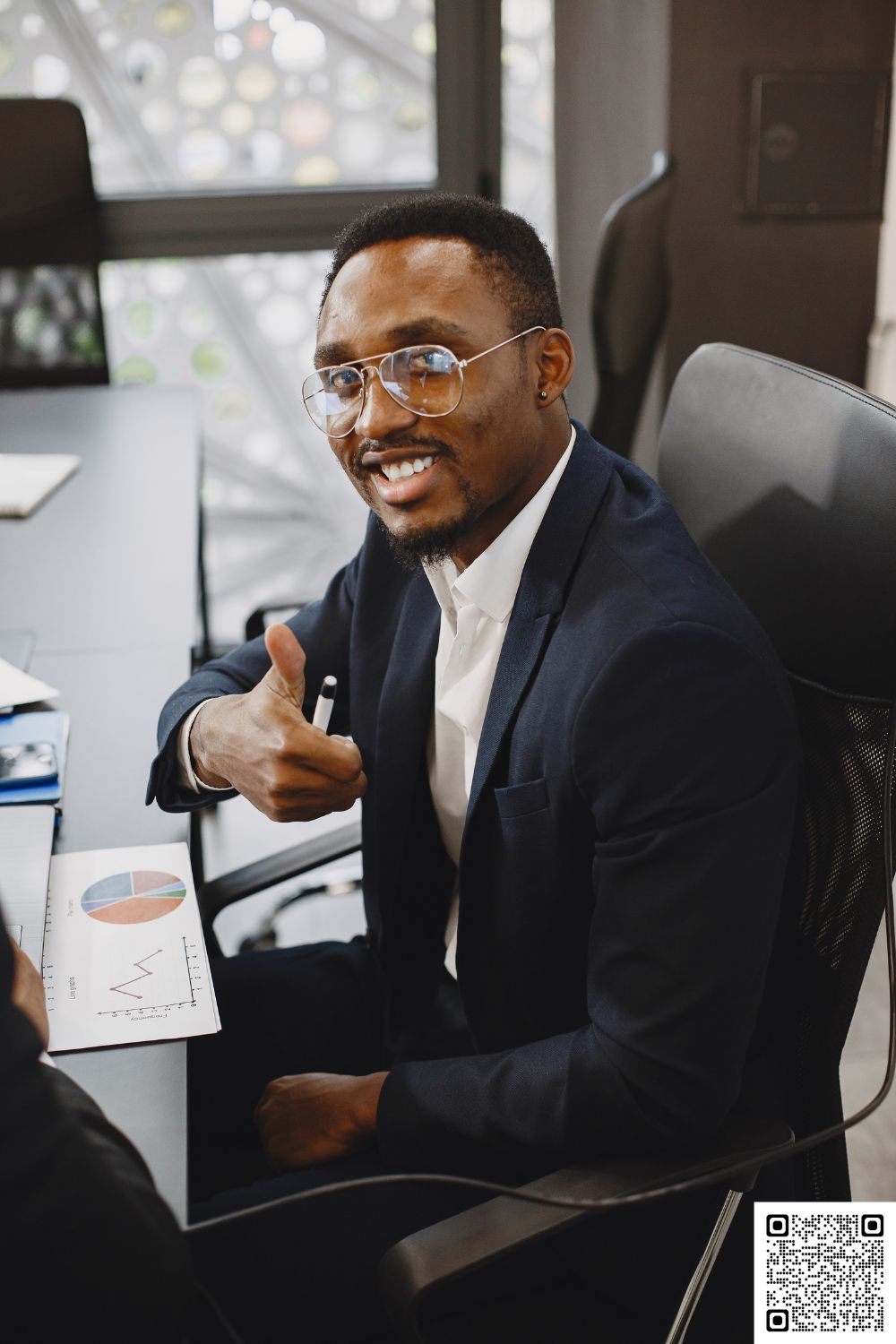 Buying vs. Franchising – Which One is Right for You?