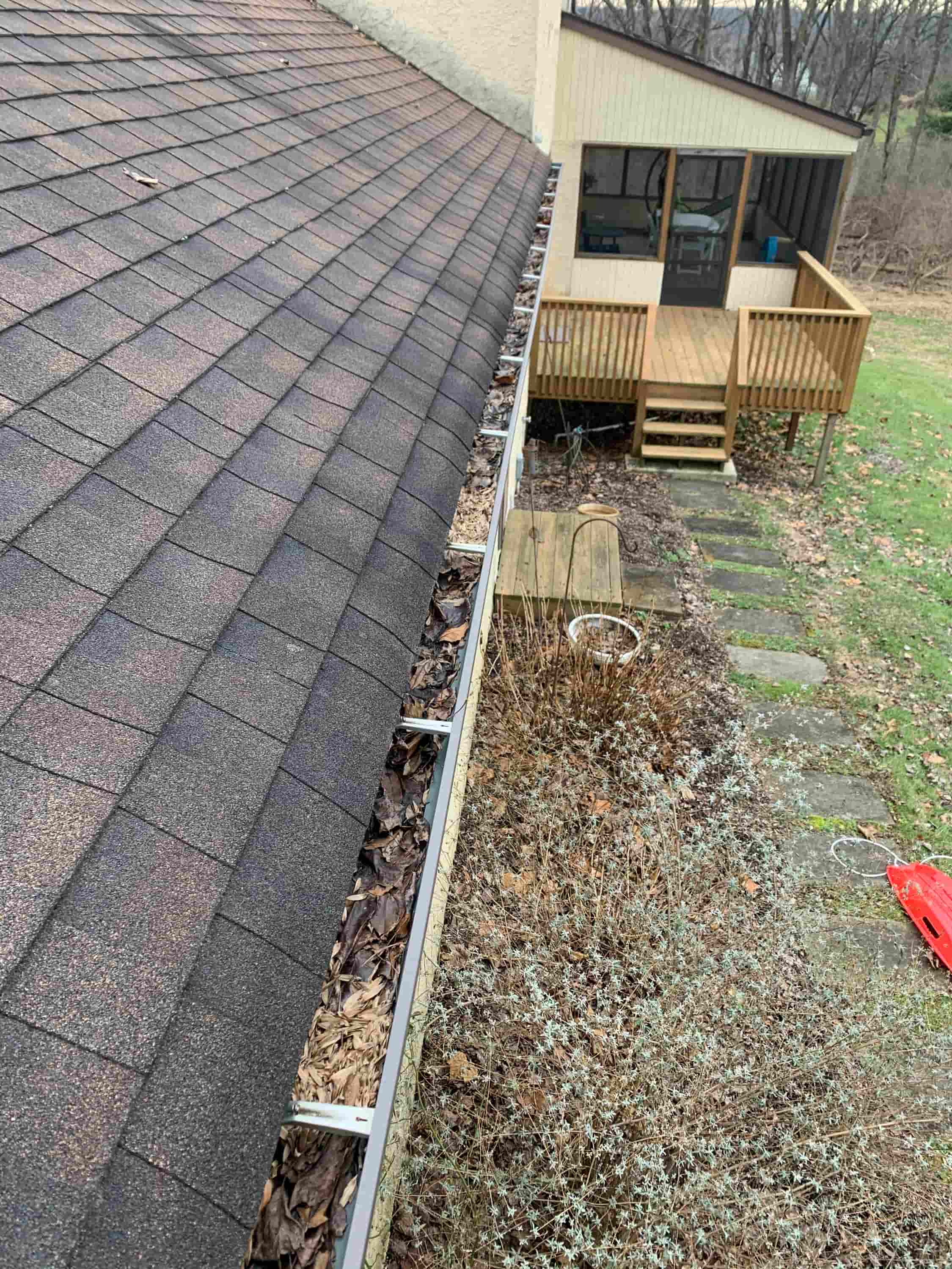 how to clean gutters in winter