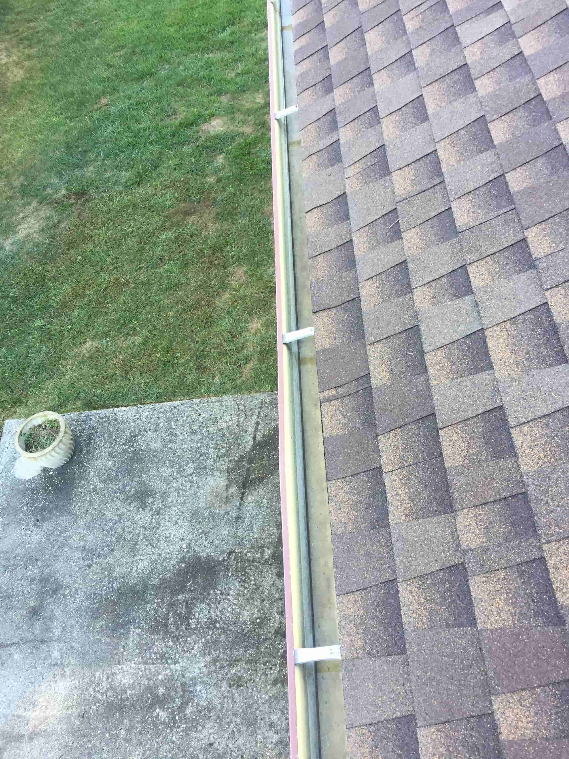 gutter edge cleaner