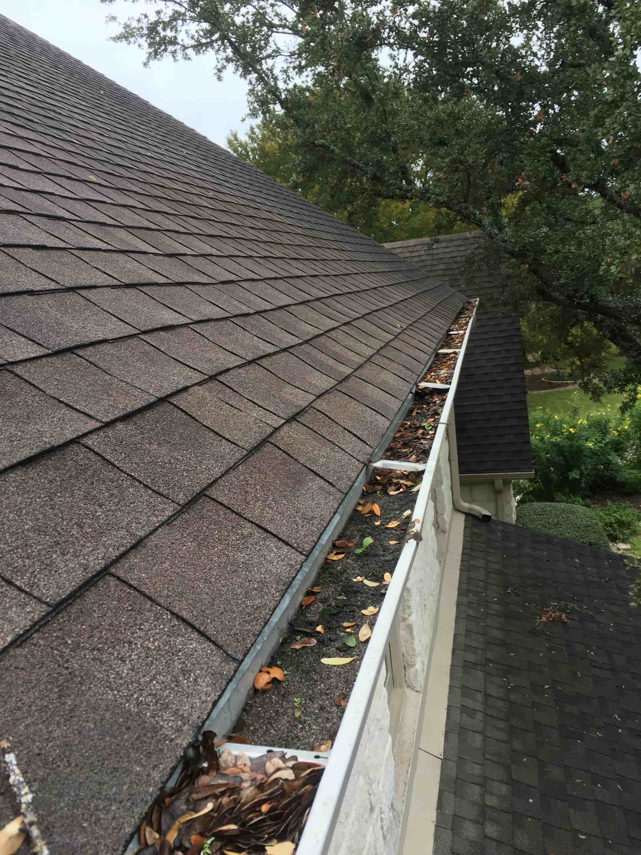 best ladder for cleaning gutters