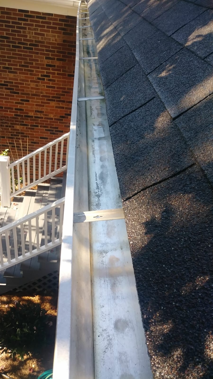 cleaning out gutters without a ladder