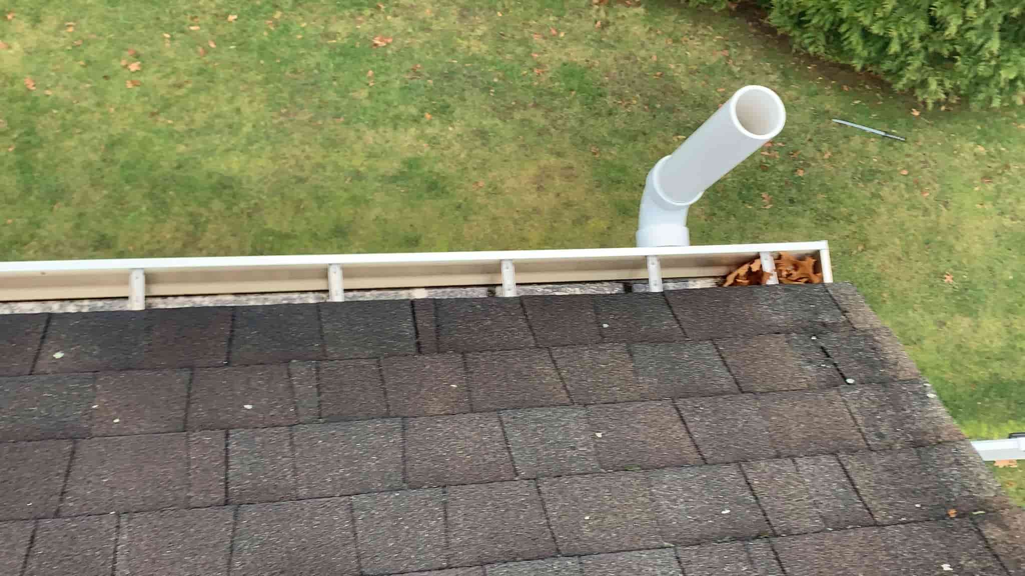 what size ladder to clean gutters
