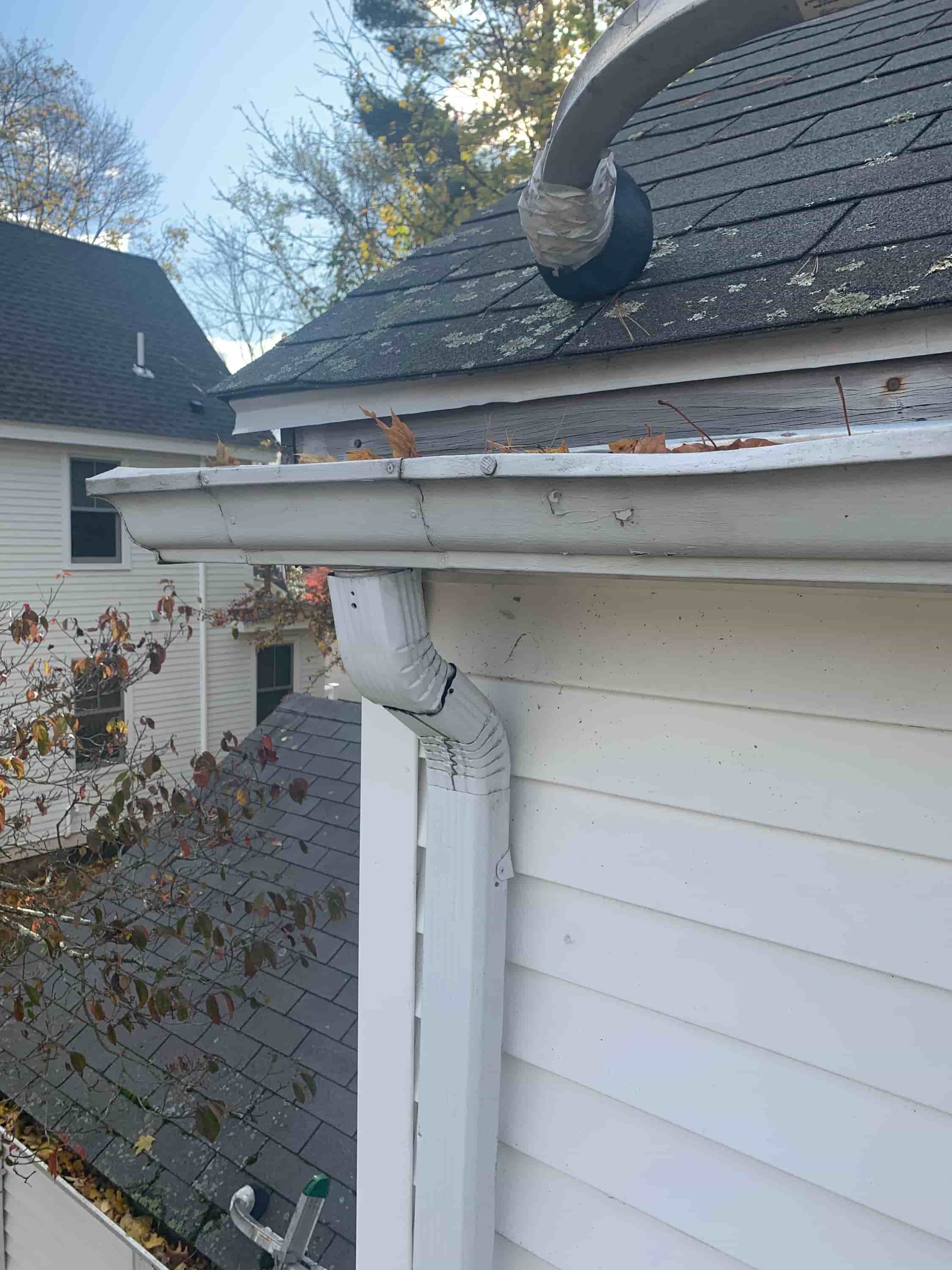 what size ladder to clean gutters