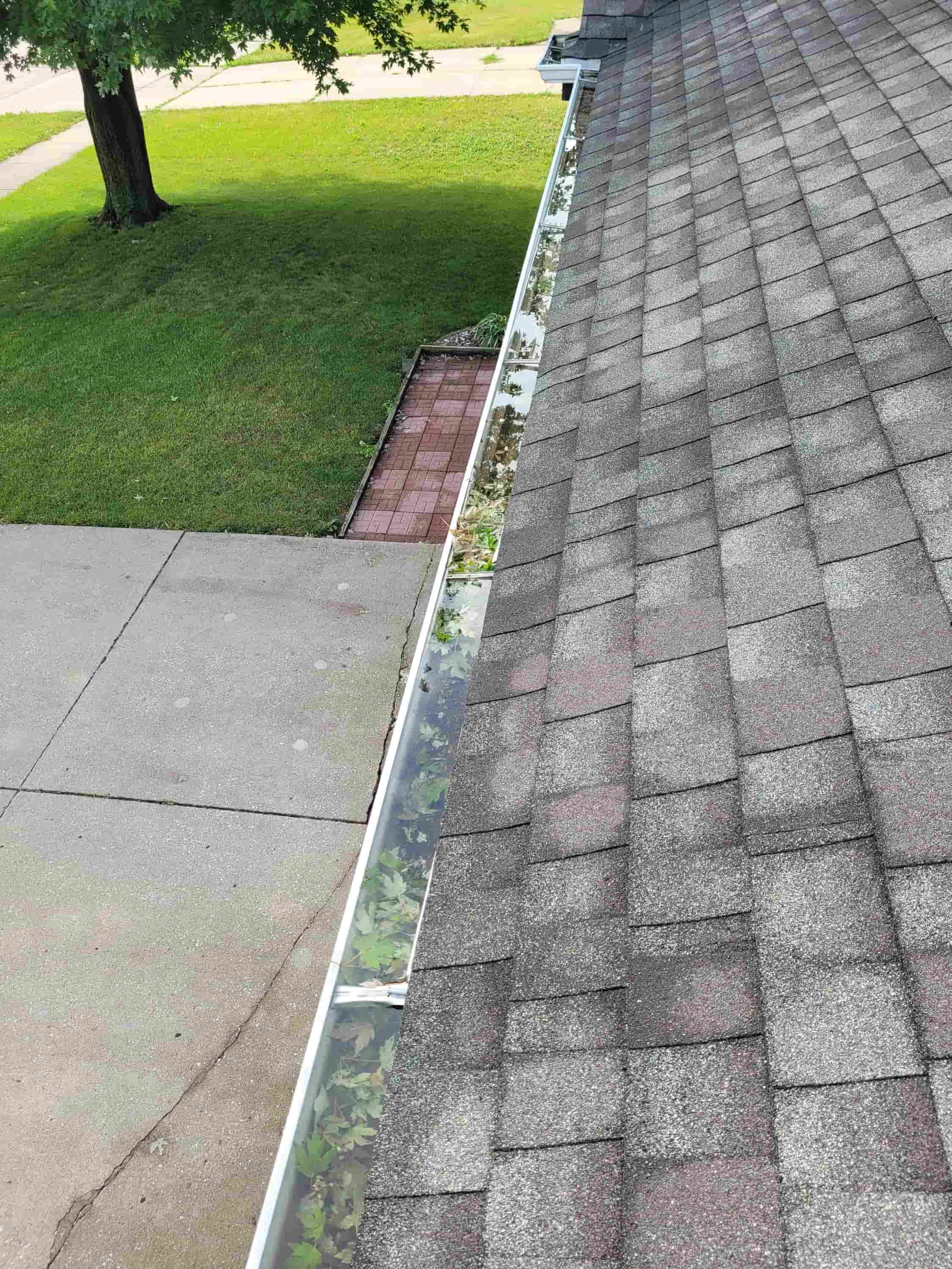 how to clear a gutter