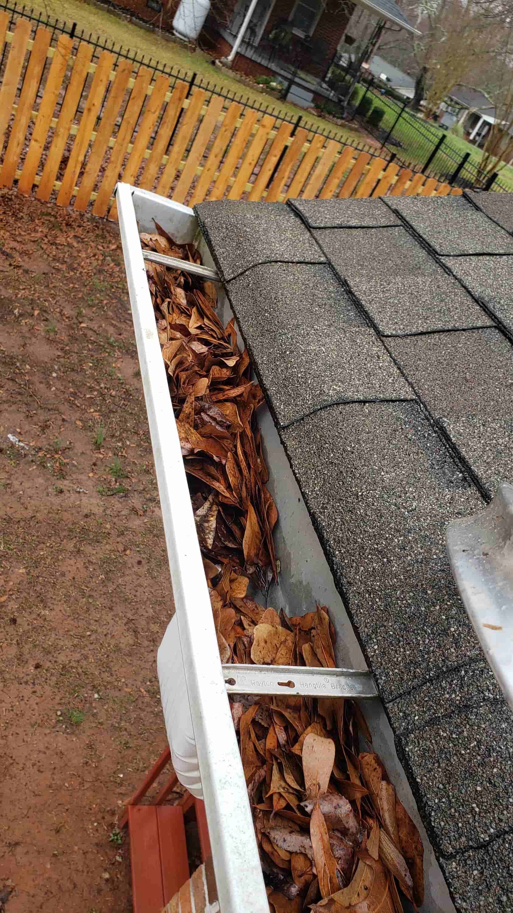 how to clean gutters quickly