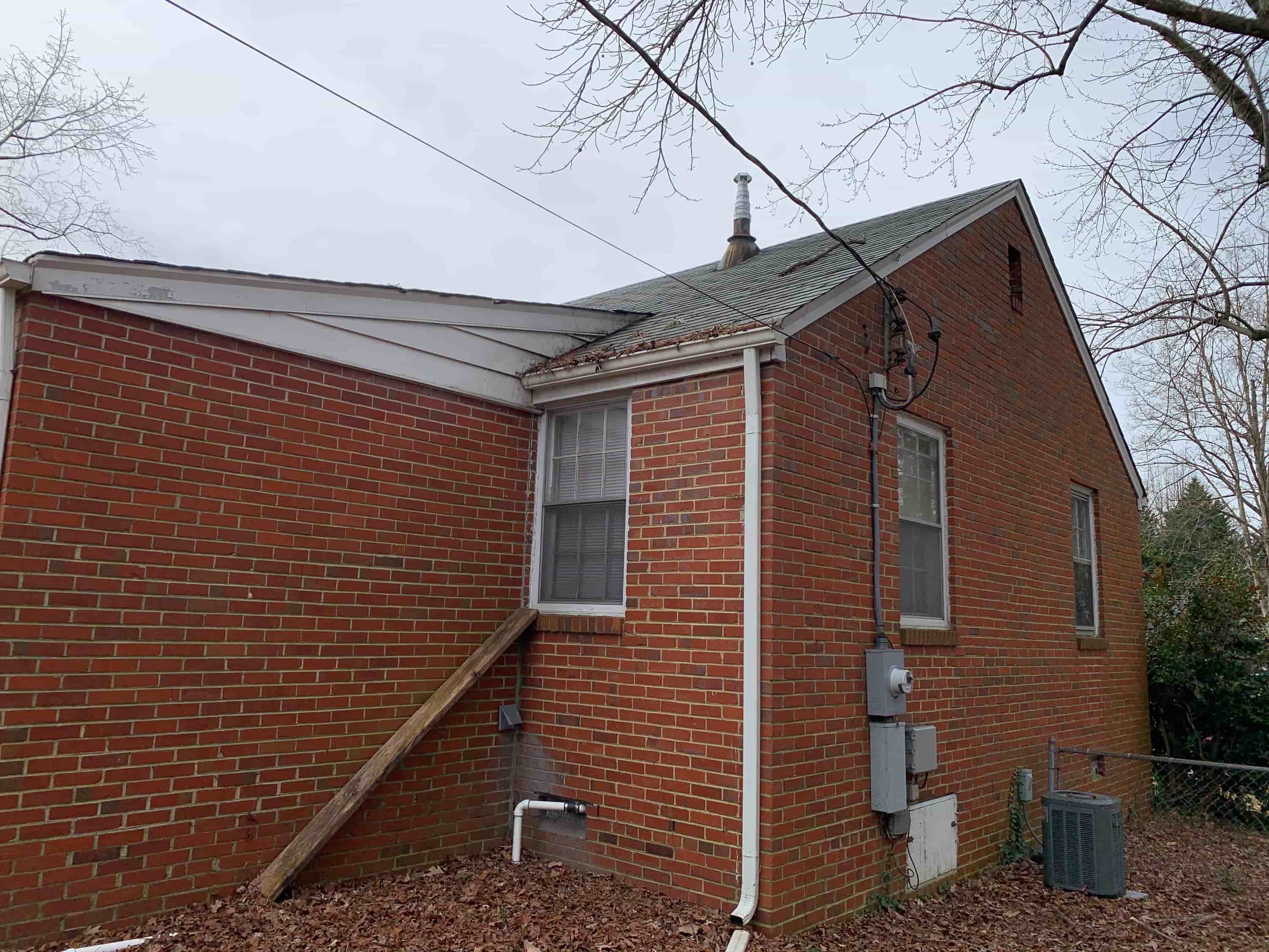 clean out gutters from the ground