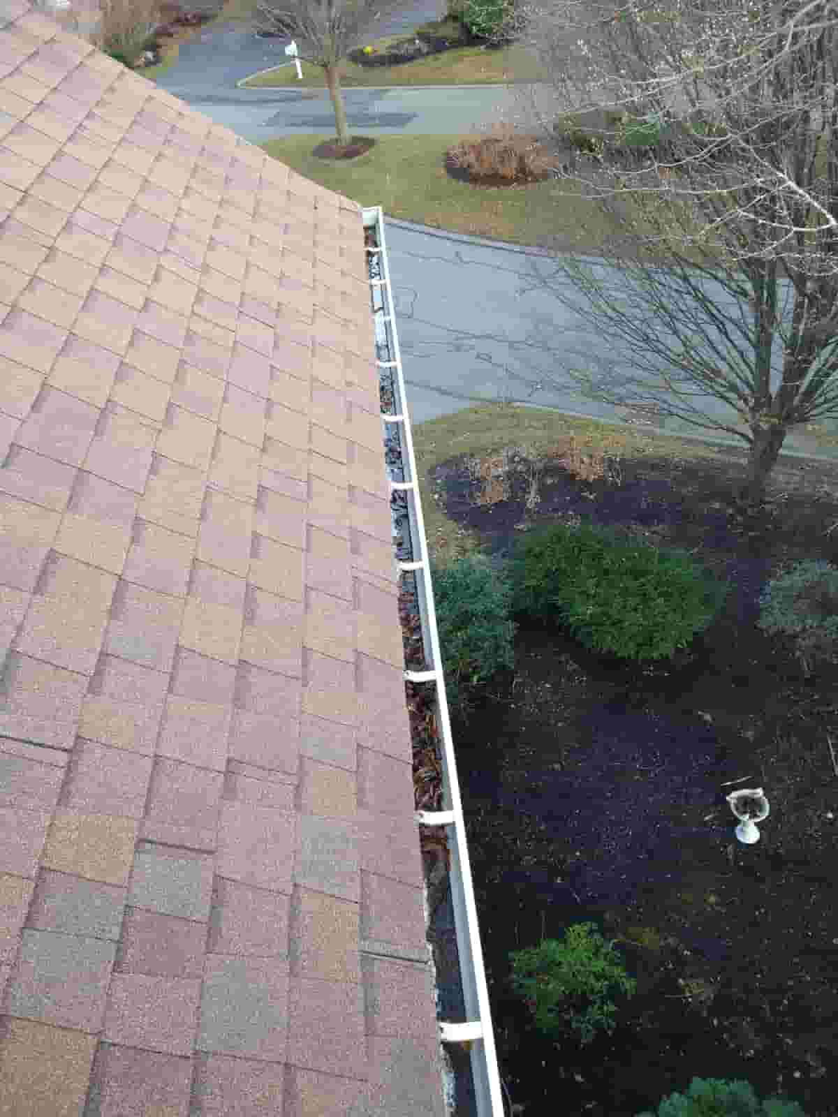 how much to clean out gutters