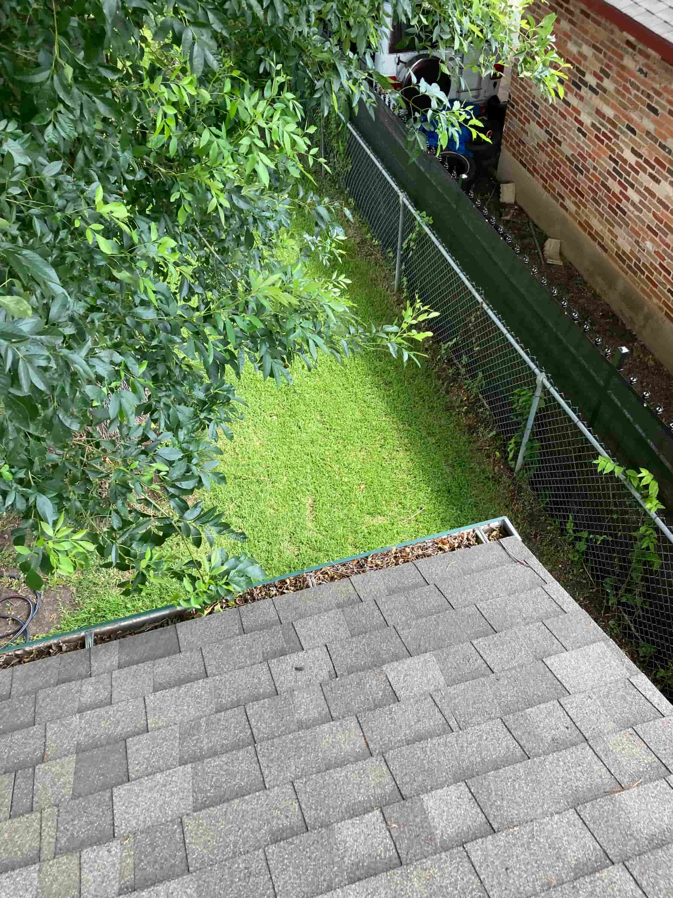 how to clean your gutters easily