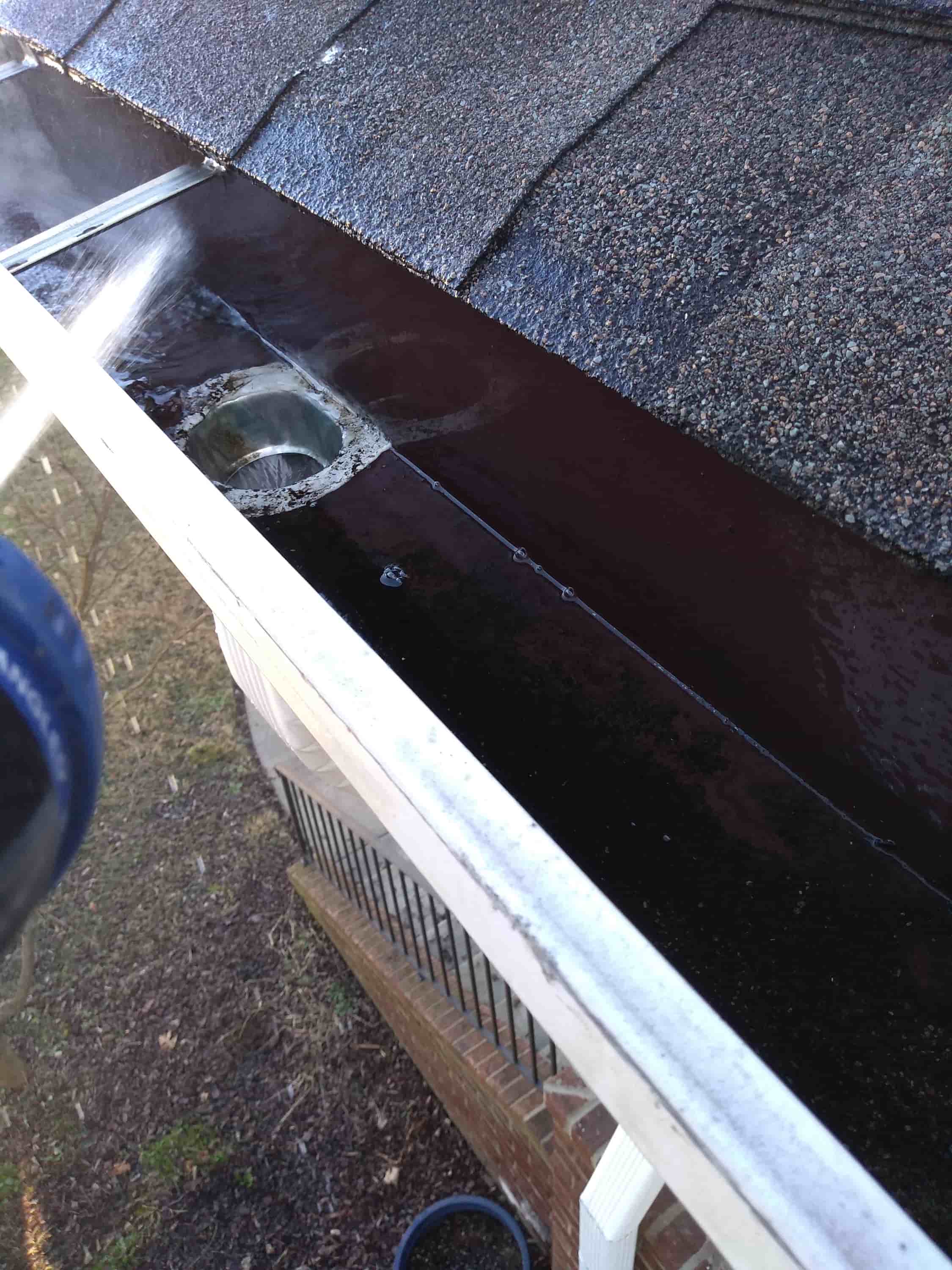 ladder to clean gutters