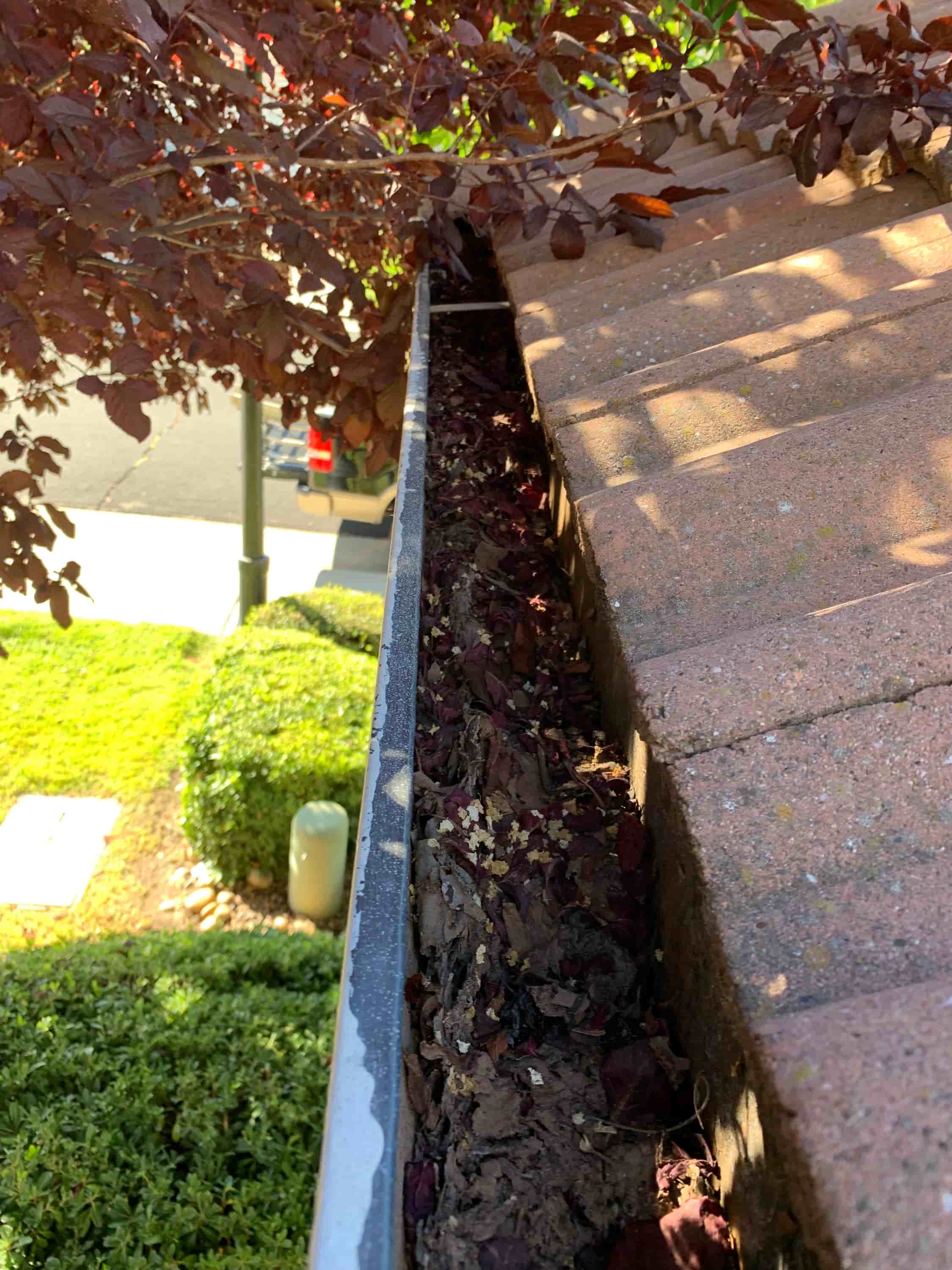 cleaning gutters without a ladder