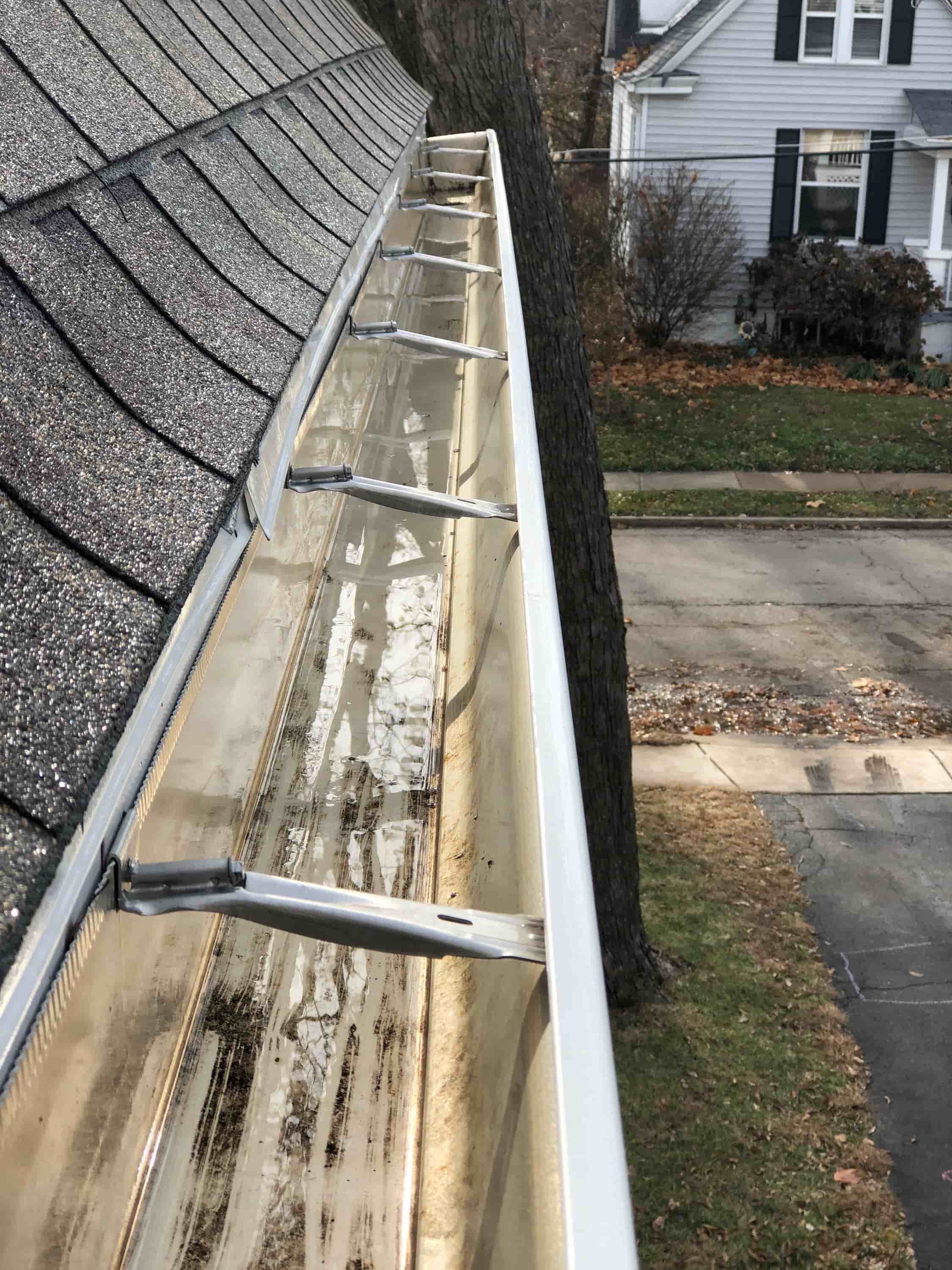 blower to clean gutters