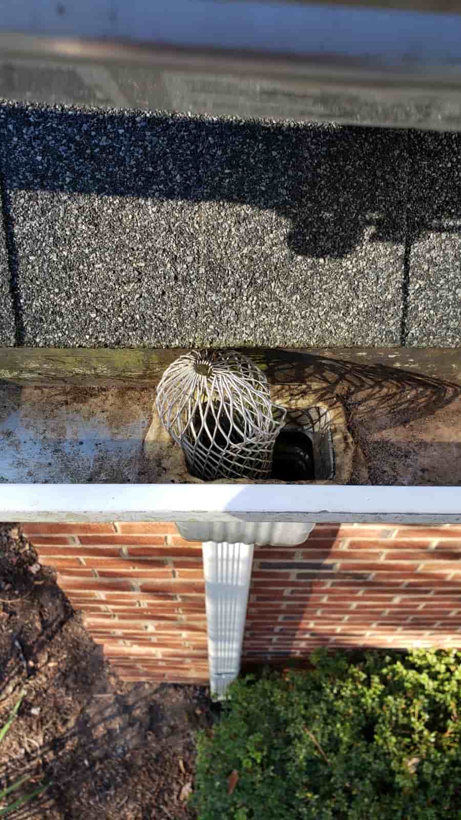 top of the ladder gutter cleaning