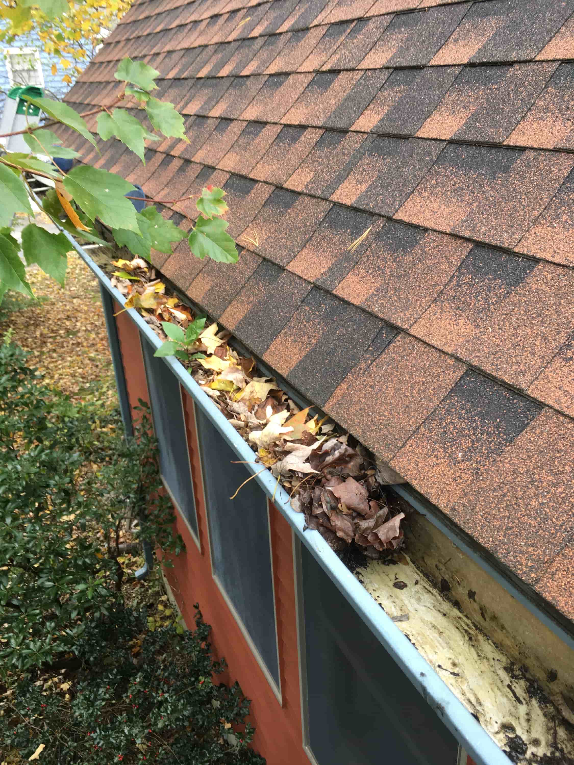 how to clean eaves and gutters