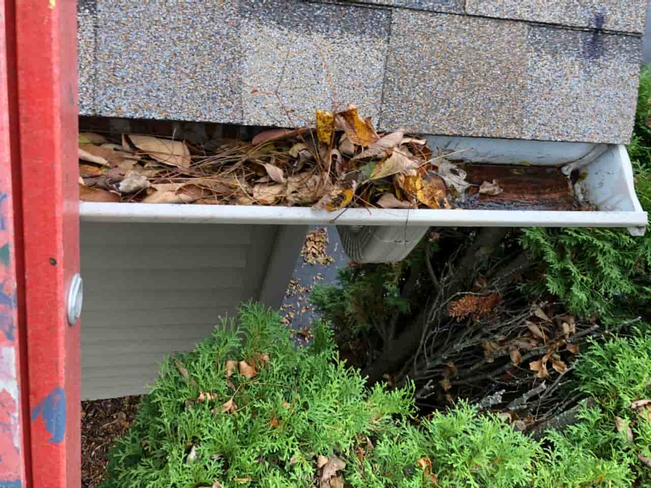 eavestrough cleaning and repair