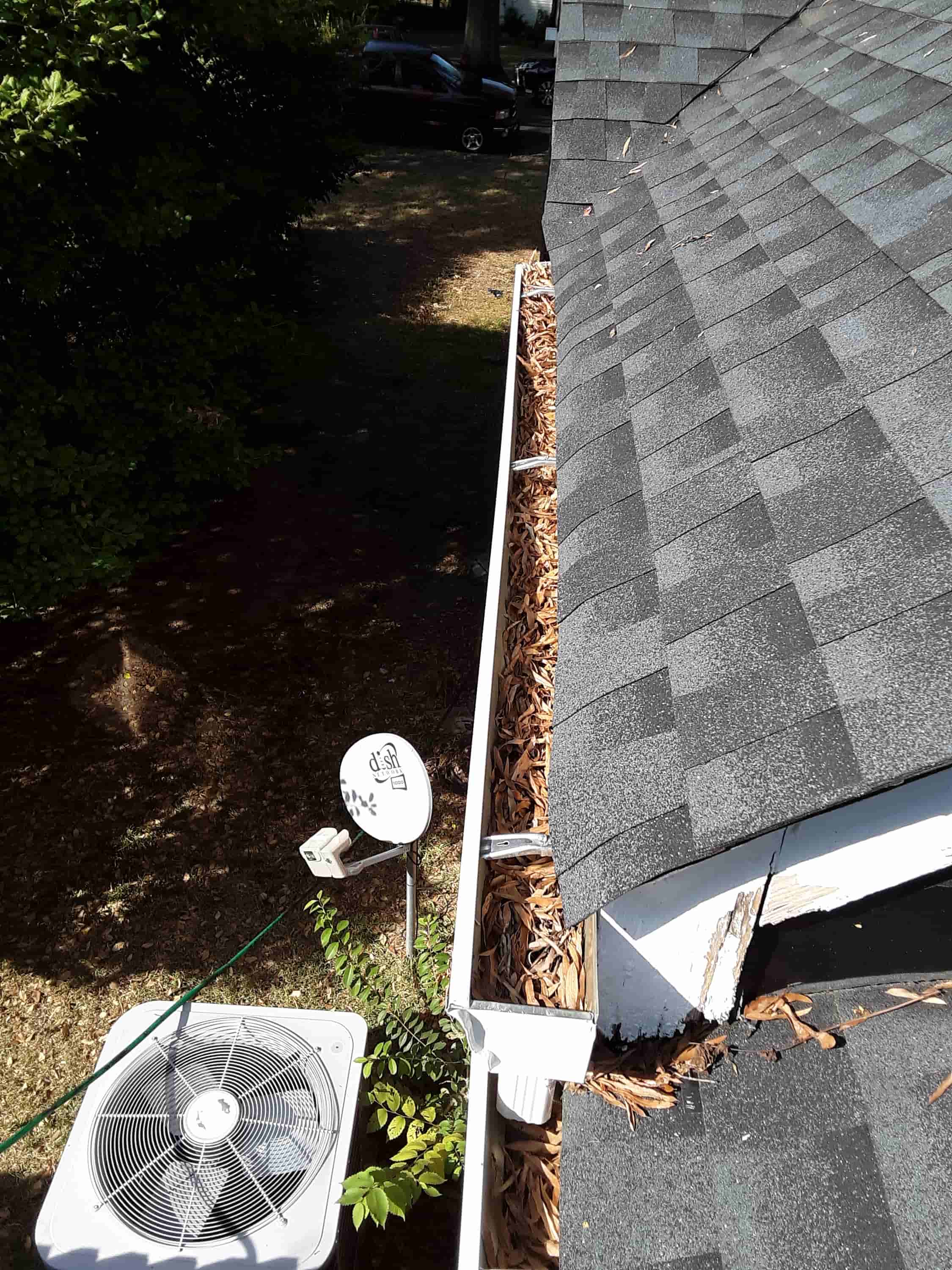 cleaning eavestroughs cost