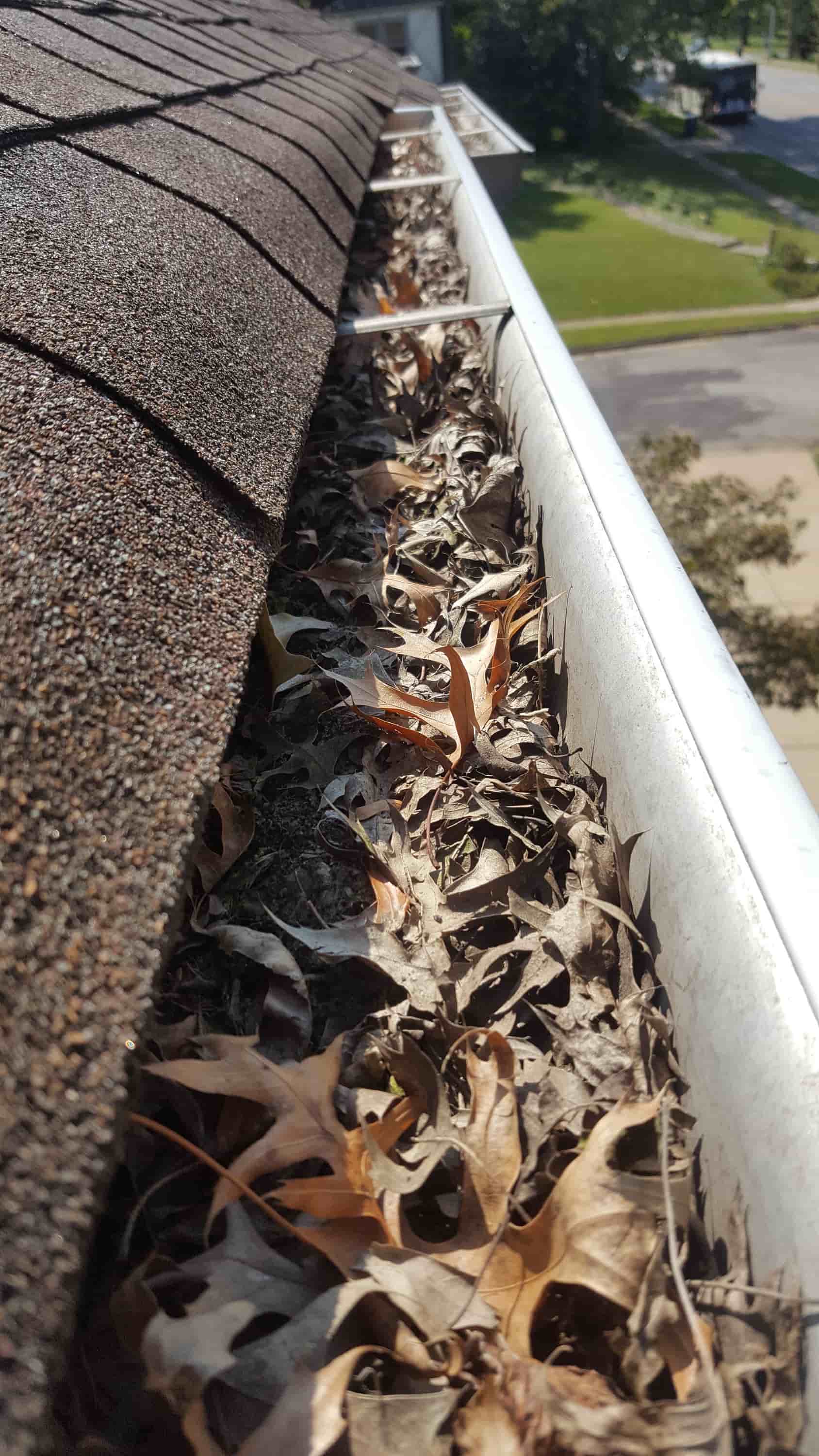 cost to clean gutters per foot