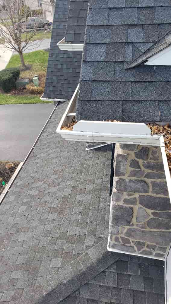 cleaning aluminum gutters