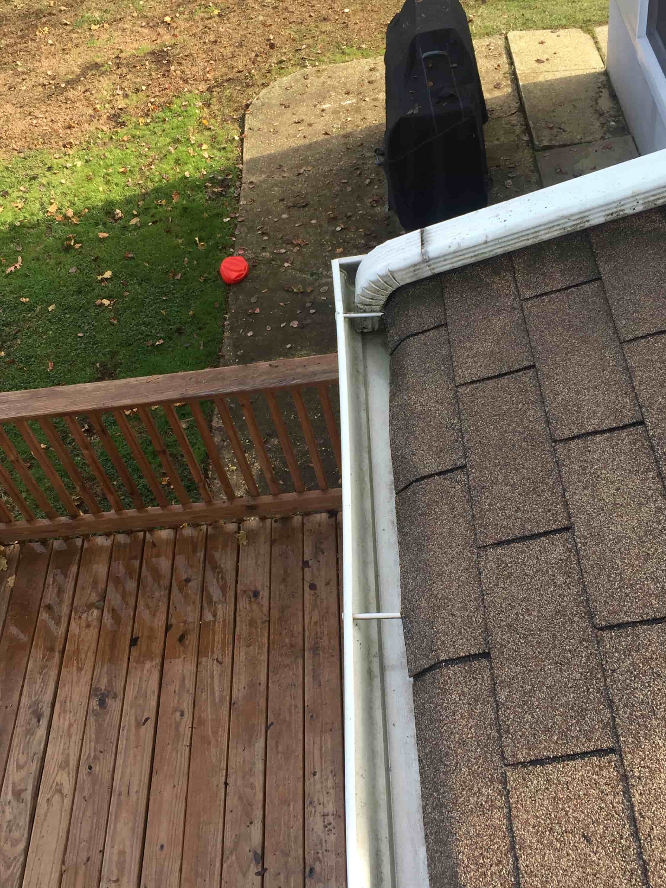 automatic gutter cleaner