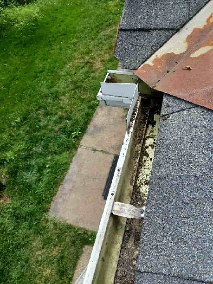 rain gutter cleaning cost