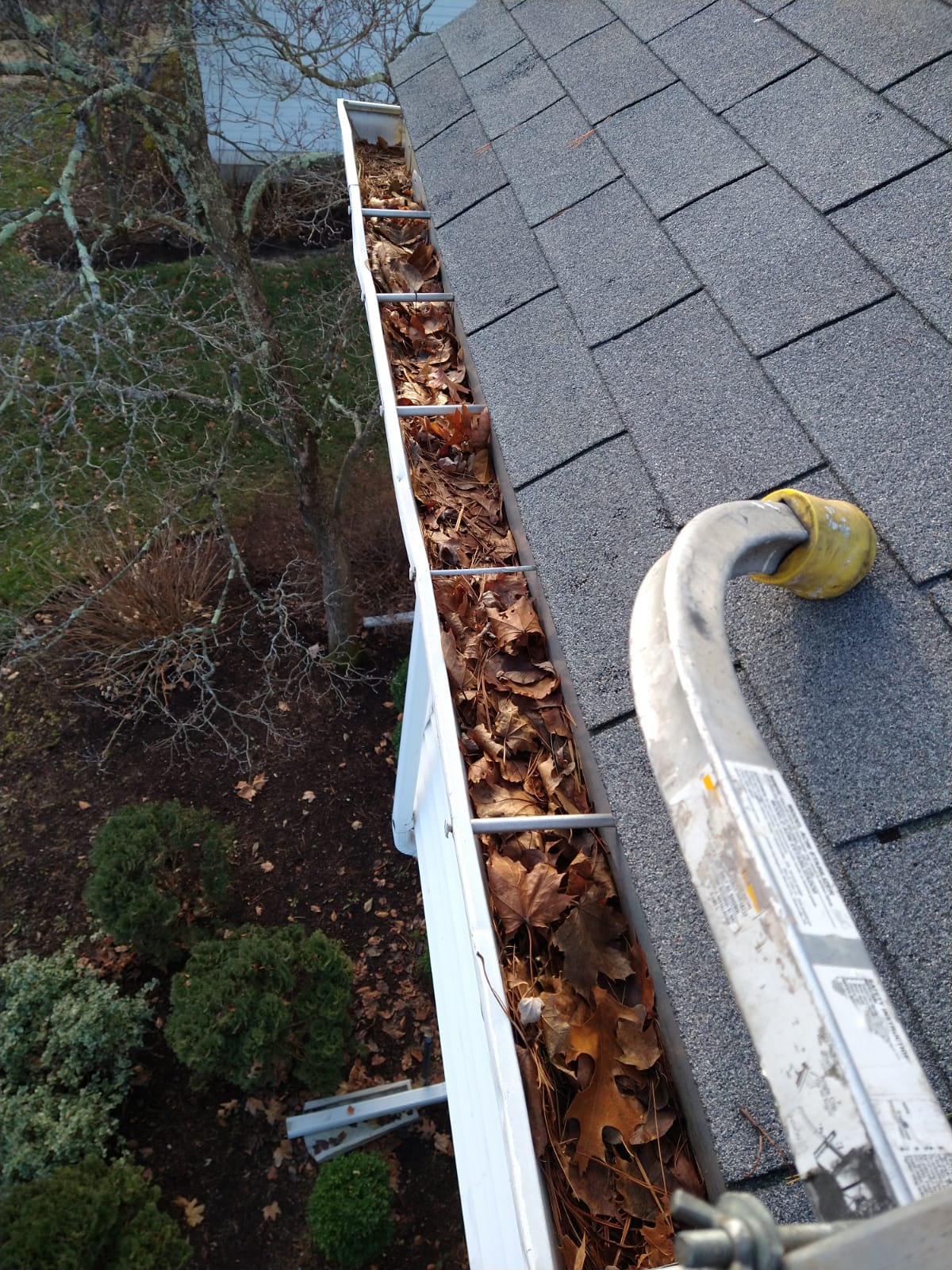 clean out gutter downspout
